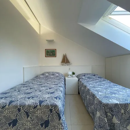 Апартаменты Blue Horizon Retreat-luxury Penthouse